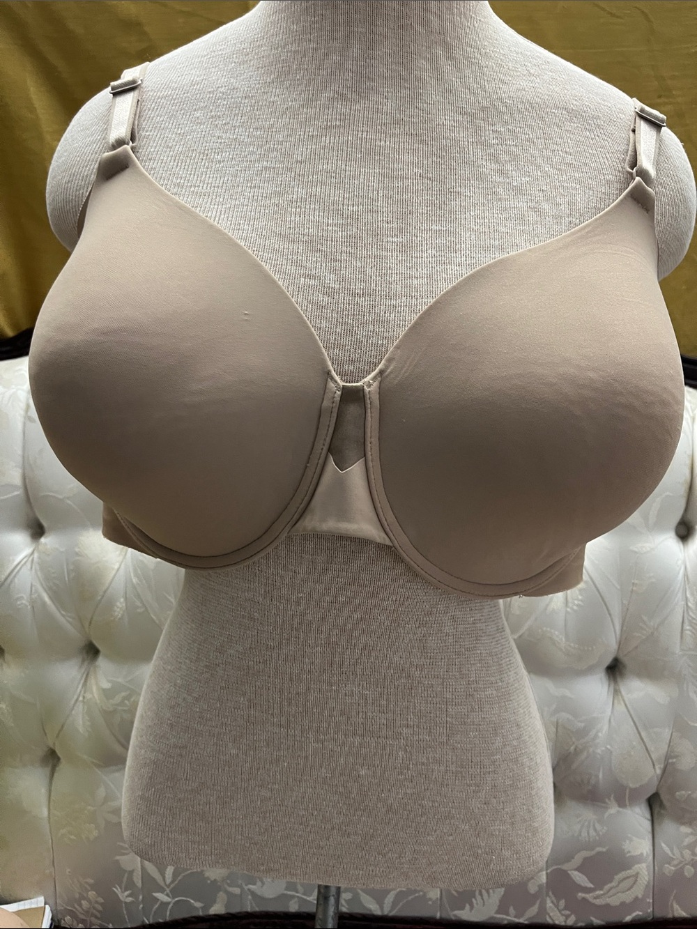 Olga Nude T-Shirt Bra with Smooth Contour Cups - Picture 1 of 6